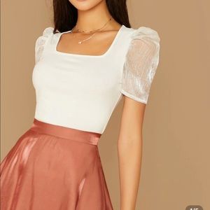 Square neck puff sleeve top